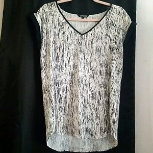 Sleeveless womens blouse